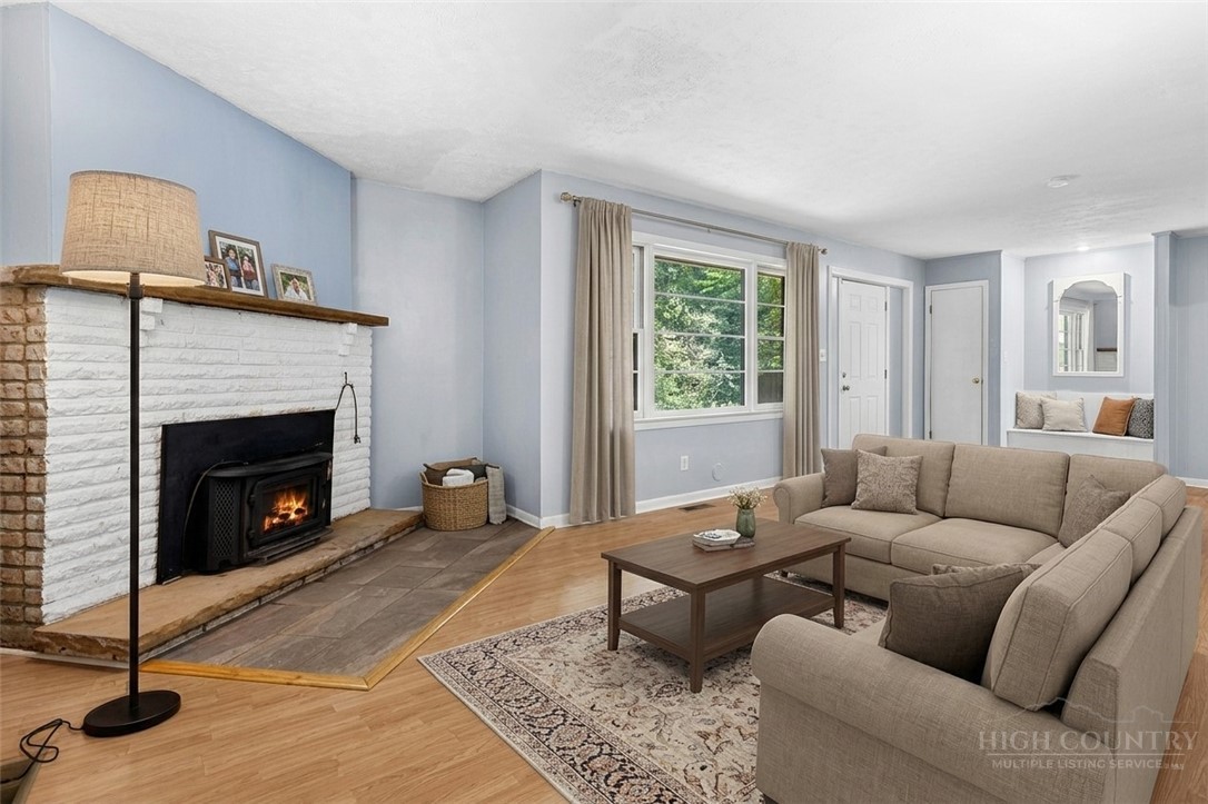 121 Horseshoe Drive Property Photo 5