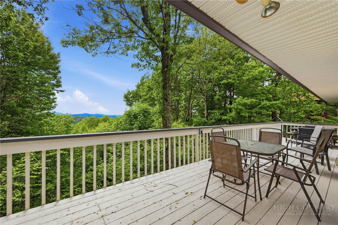 1410 Beech Mountain Parkway Property Photo 5