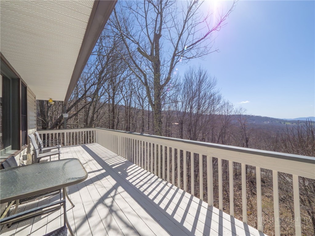 1410 Beech Mountain Parkway Property Photo 33