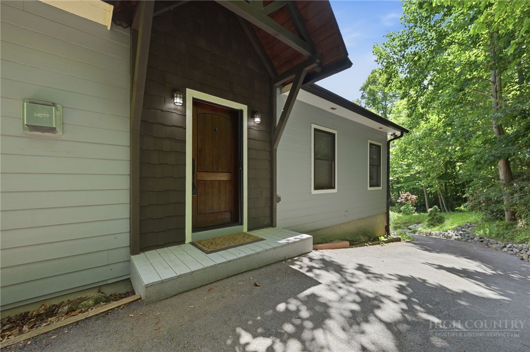 107 Glen View Road Property Photo 2