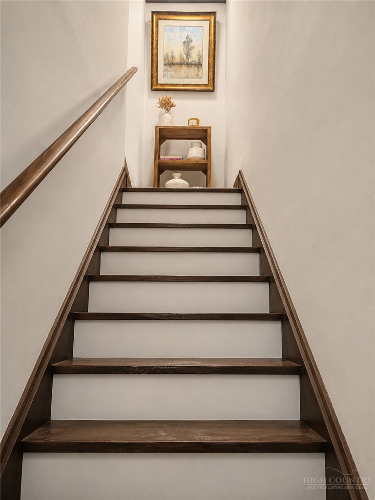 76 Creekside Drive A Property Photo 11