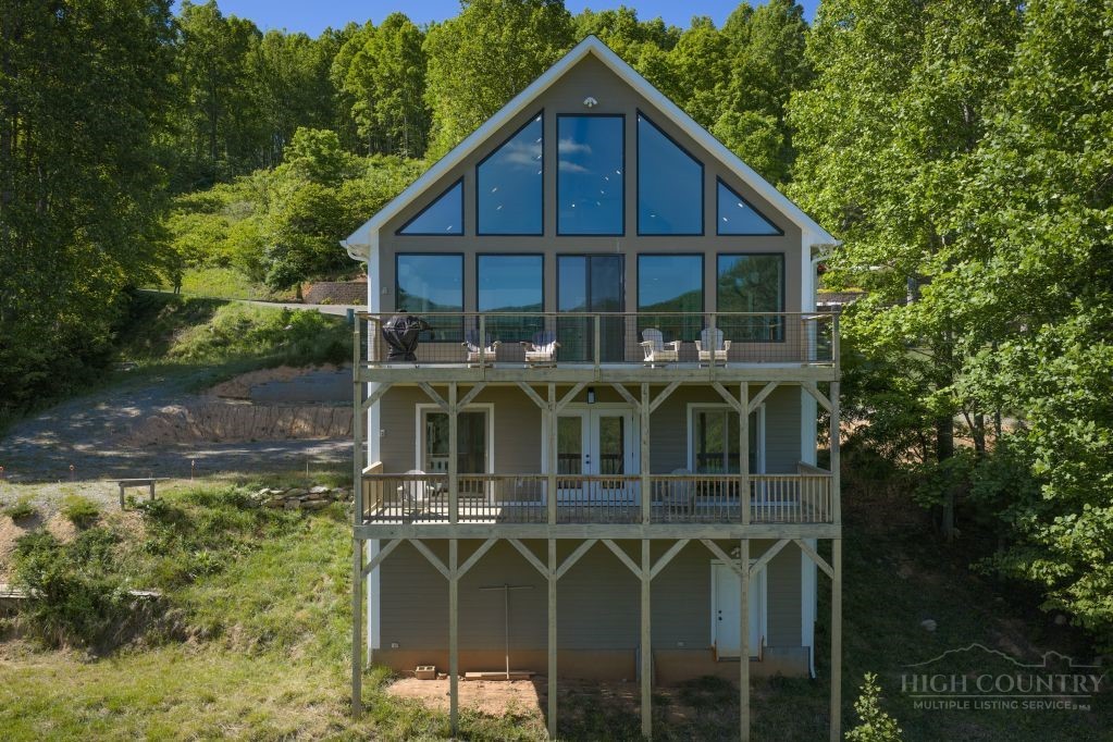 683 Lakeridge Drive Property Photo 11