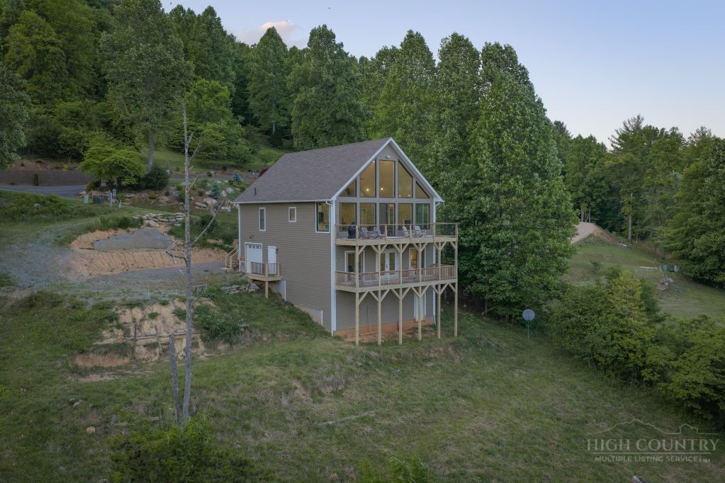 683 Lakeridge Drive Property Photo 12