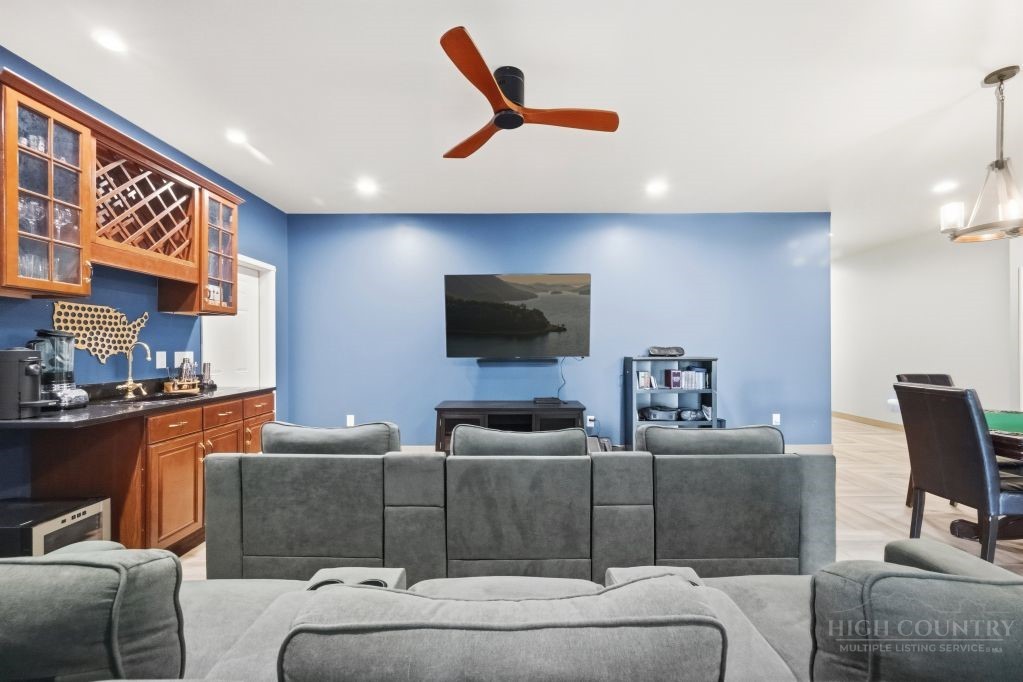 683 Lakeridge Drive Property Photo 31