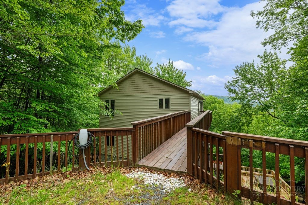 114 Aster Trail Property Photo 2