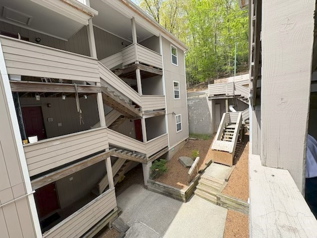 229 E King Street 31 Property Photo 2