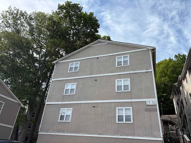 229 E King Street 31 Property Photo 4