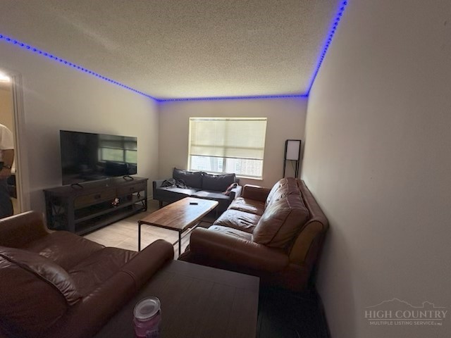 229 E King Street 31 Property Photo 15