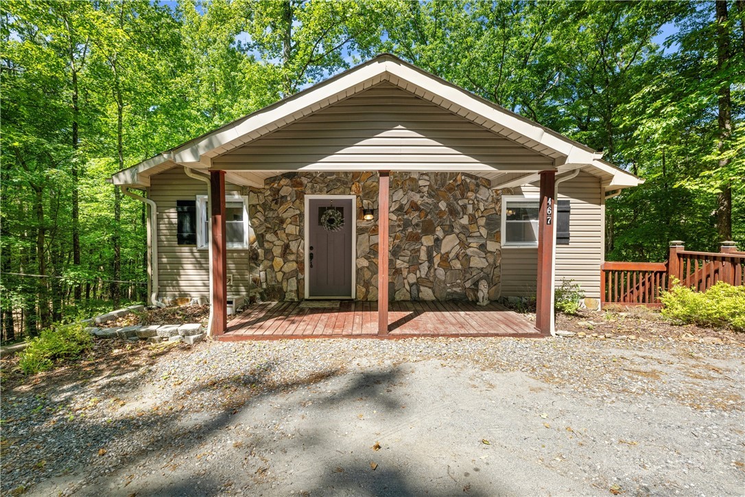 467 E Horse Shoe Ridge Road Property Photo 2