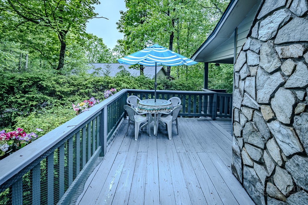 124 Laurel Brook Road Property Photo 11