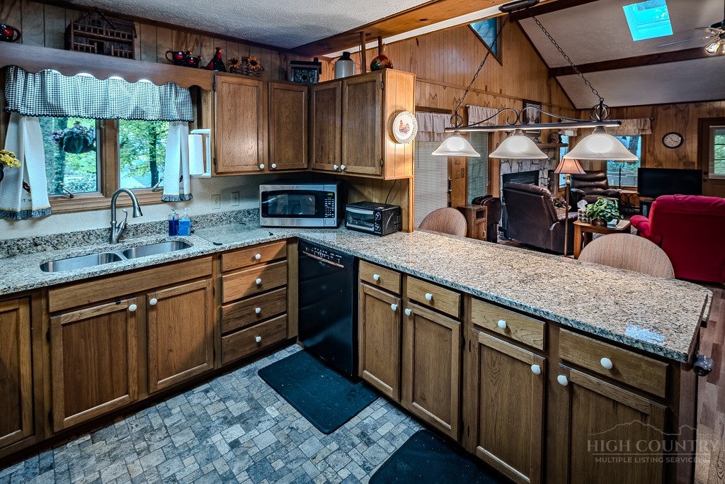 124 Laurel Brook Road Property Photo 26