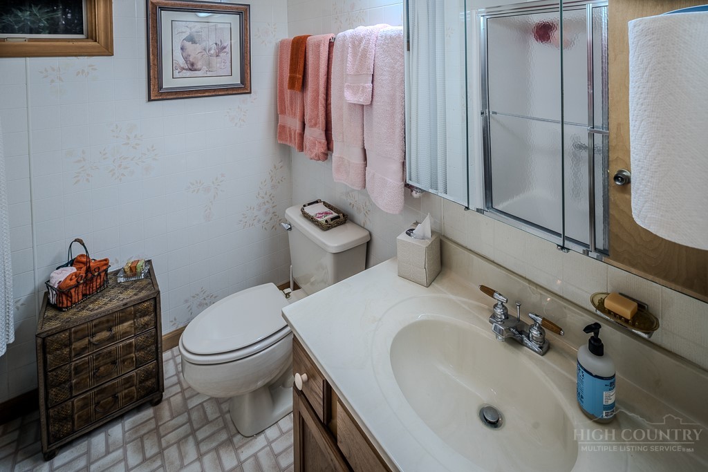 124 Laurel Brook Road Property Photo 43