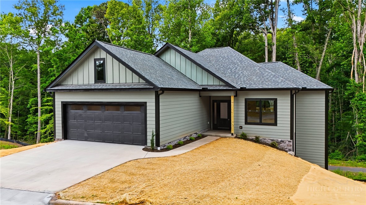 414 Scarlett Oak Court NE