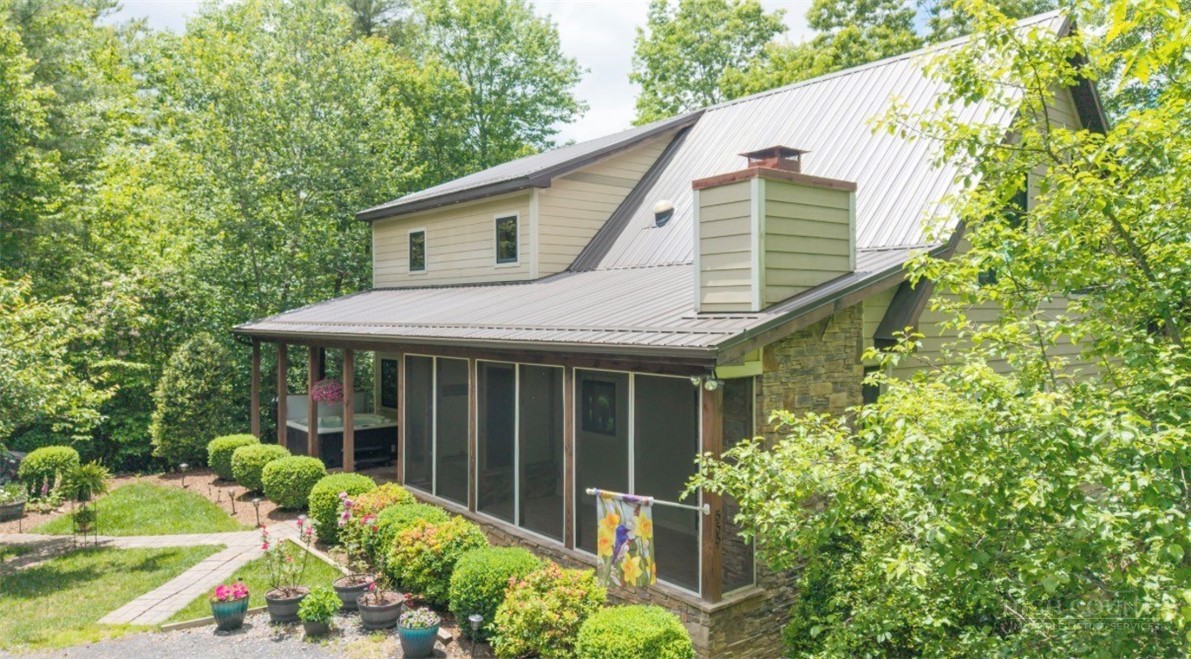 555 High Knolls Road Property Photo 3