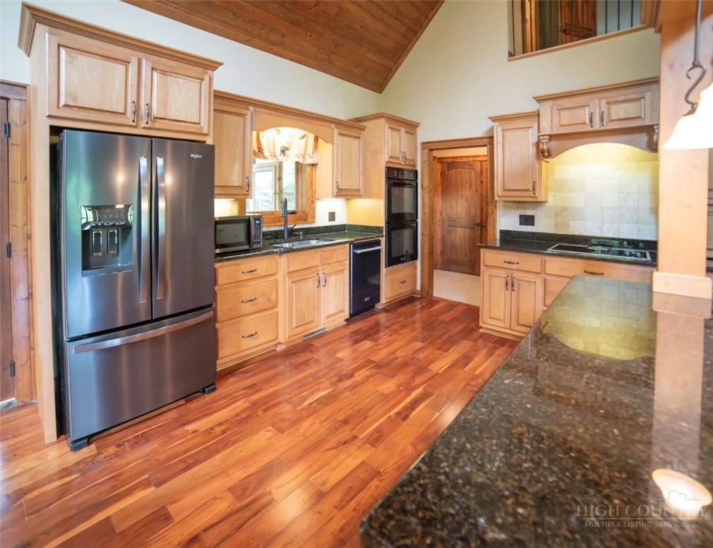 555 High Knolls Road Property Photo 12