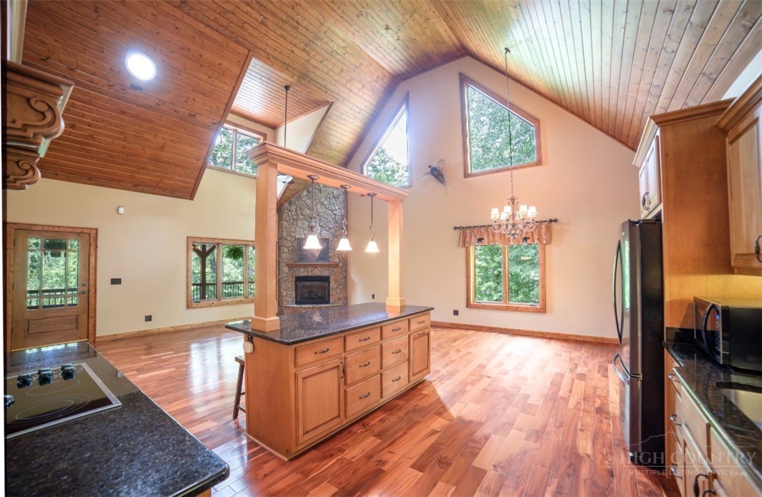 555 High Knolls Road Property Photo 13