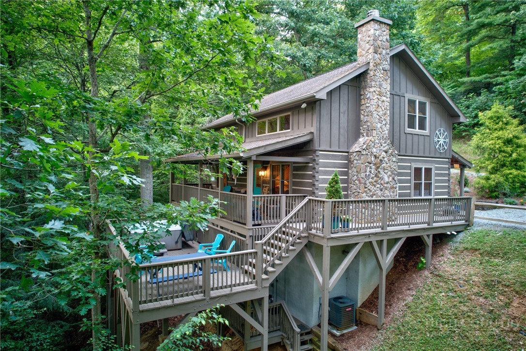 135 Jake Trl Property Photo 1