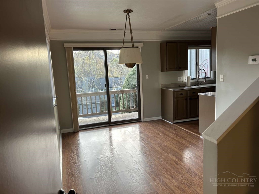 215-19 Meadowridge Road 19 Property Photo 3