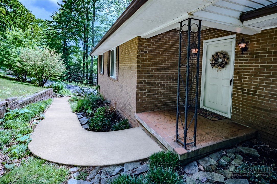 357 Kalmia Lane Property Photo 4