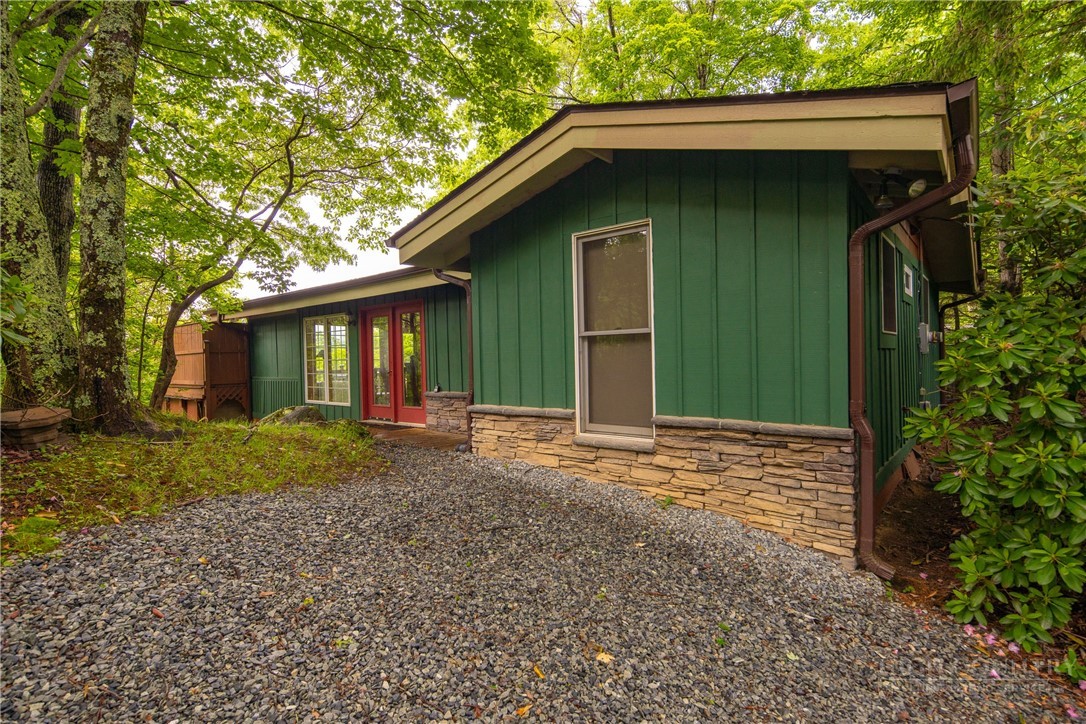 280 Chinkapin Ridge Property Photo 3
