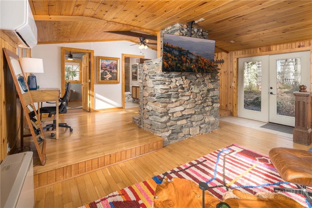 280 Chinkapin Ridge Property Photo 8