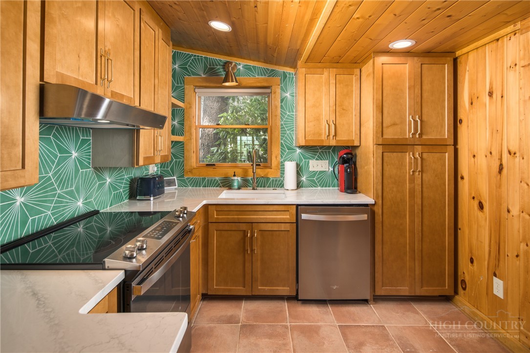 280 Chinkapin Ridge Property Photo 11