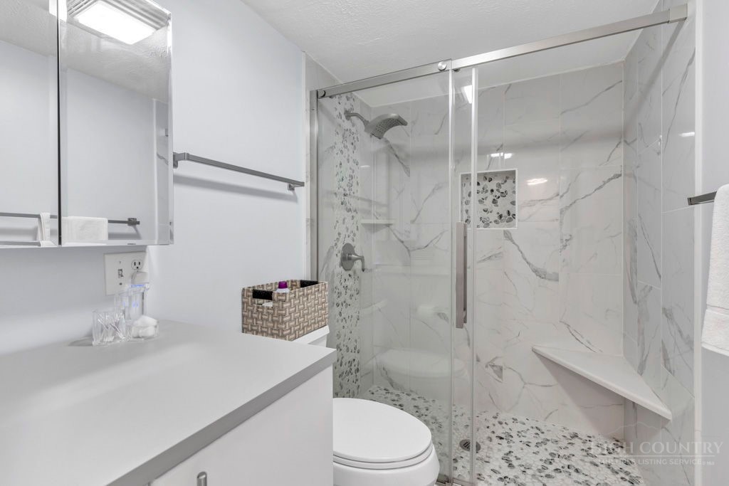 101 Golf View Drive A-1 Property Photo 22