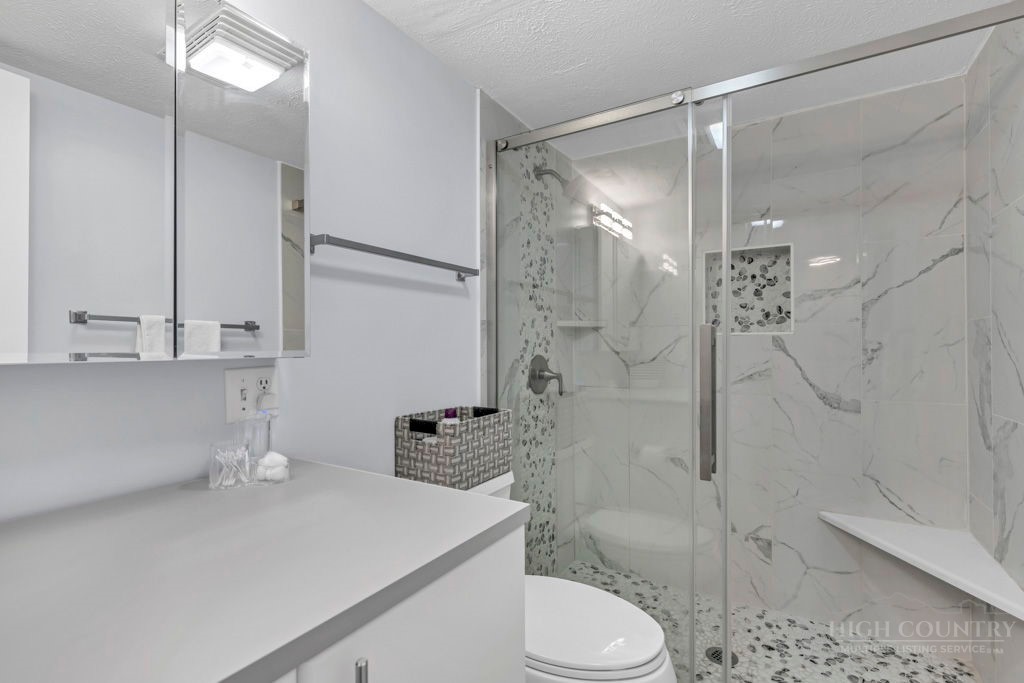 101 Golf View Drive A-1 Property Photo 24
