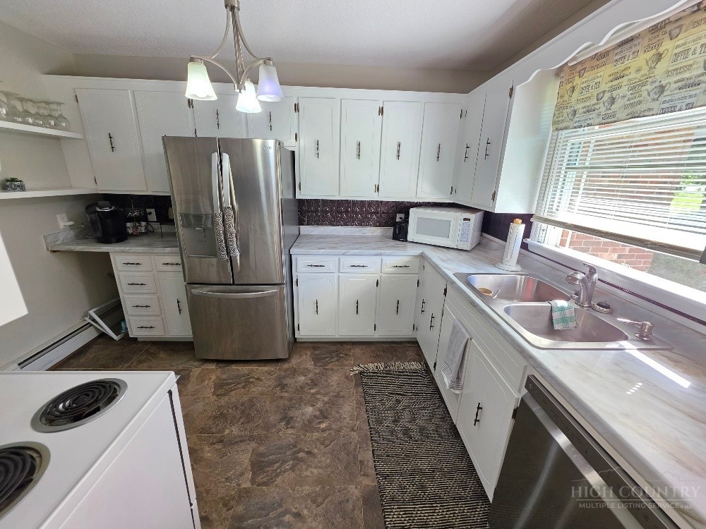 19 Carson Blvd Property Photo 15