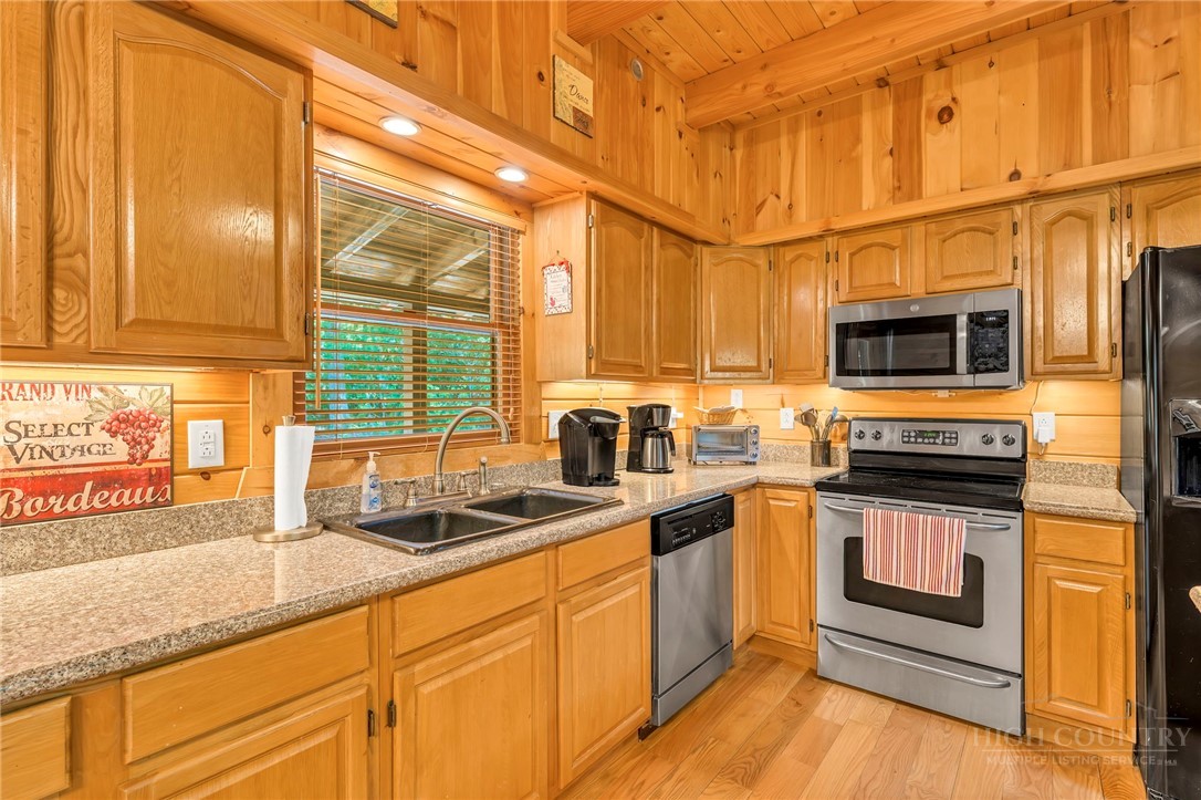 328 Nile Park Drive Property Photo 18
