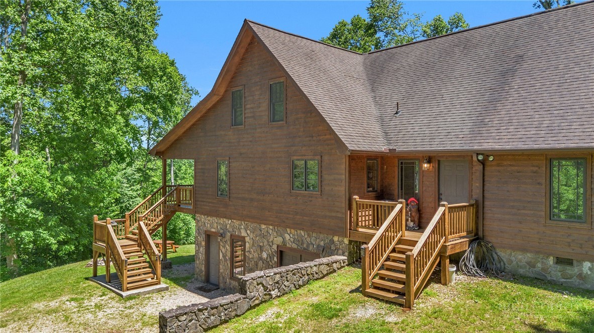 4098 Roundabout Road Property Photo 1