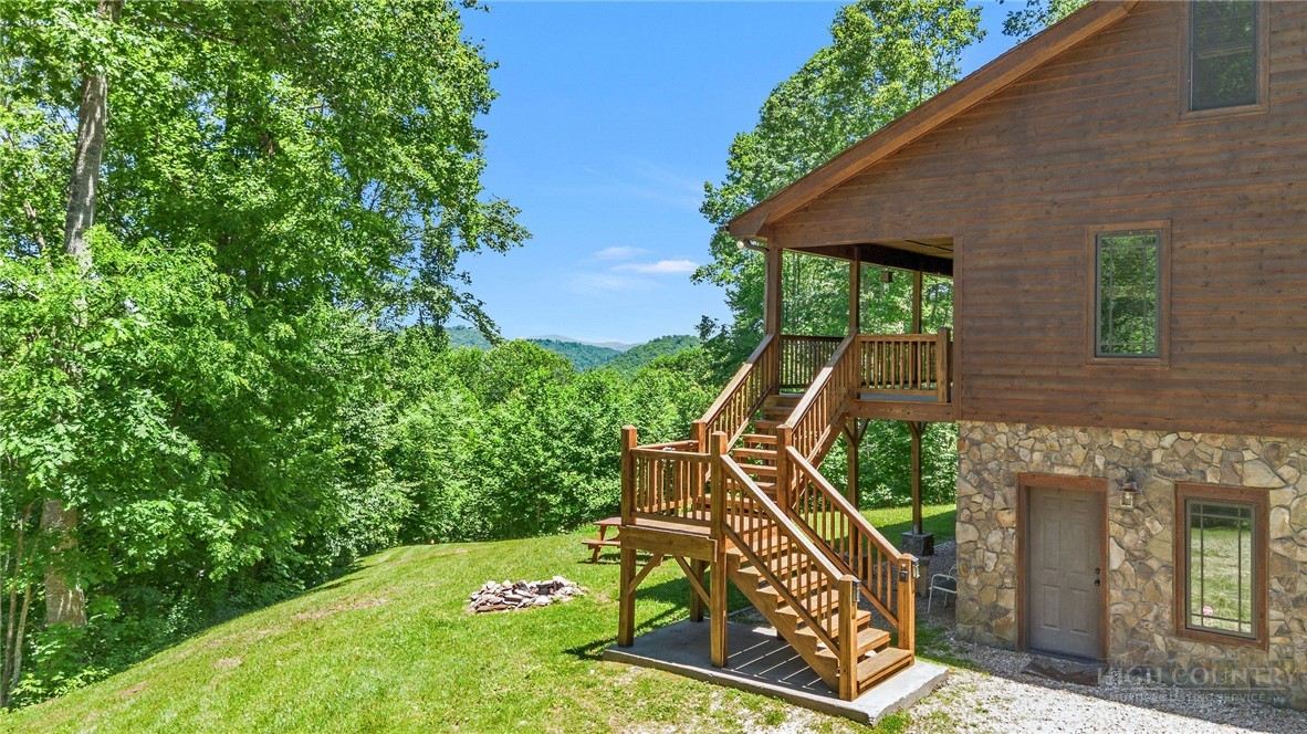 4098 Roundabout Road Property Photo 2