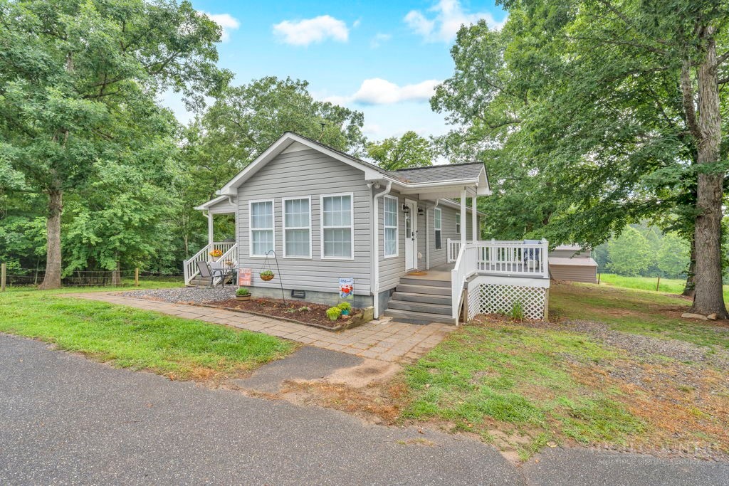 374 Deer Lane Property Photo 2