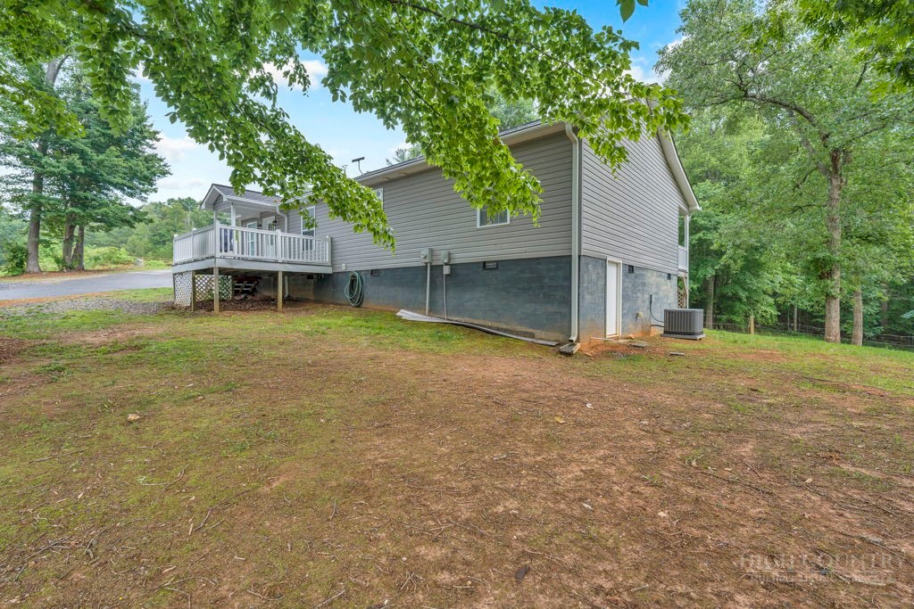 374 Deer Lane Property Photo 5