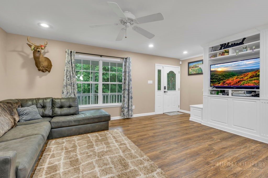 374 Deer Lane Property Photo 11