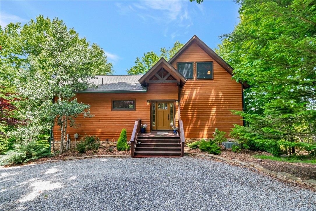 107 Woodridge Rd + 4.6 Acres Property Photo 1