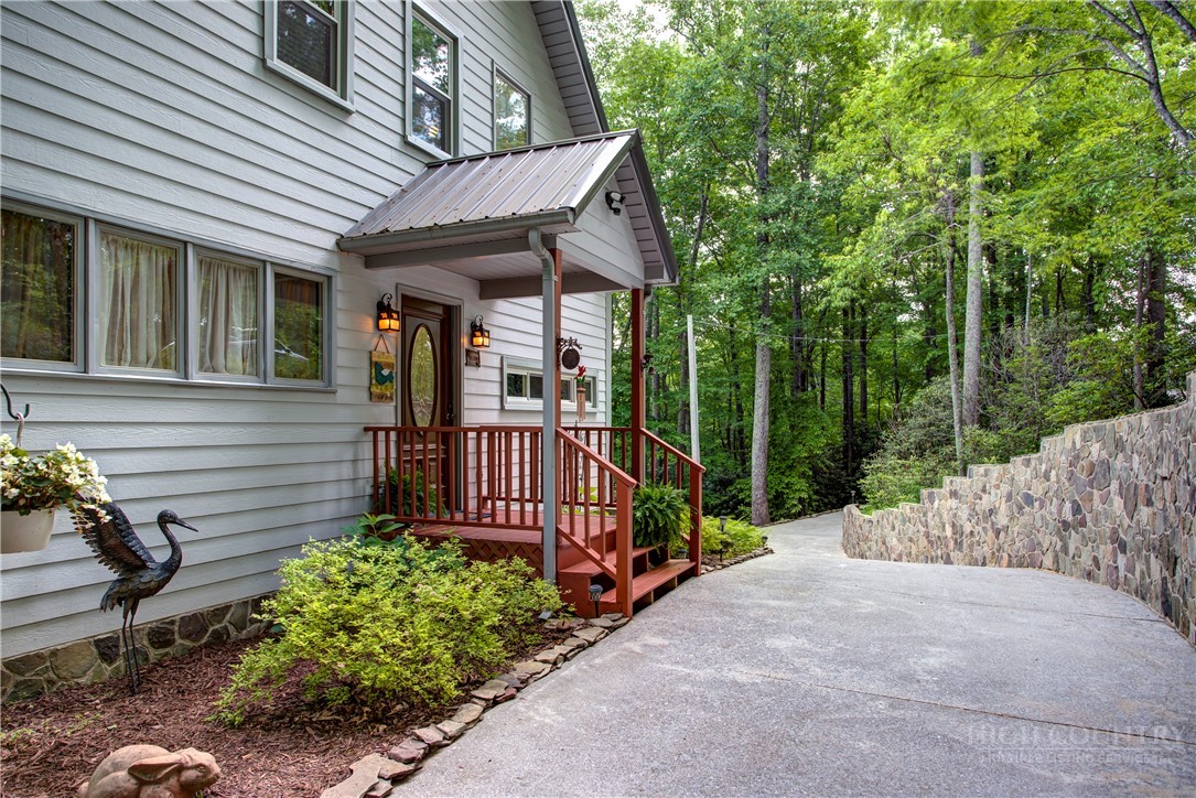 2038 Bell Mountain Road Property Photo 4