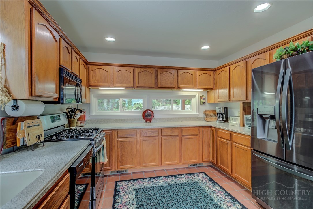 2038 Bell Mountain Road Property Photo 16