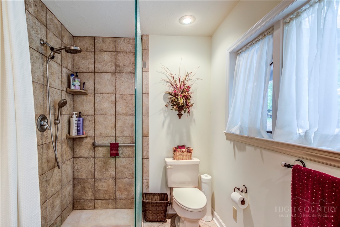 2038 Bell Mountain Road Property Photo 26
