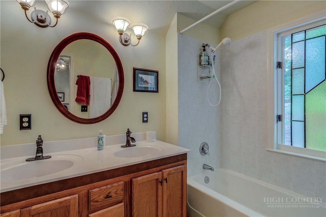 2038 Bell Mountain Road Property Photo 37