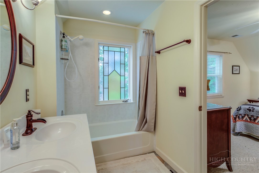 2038 Bell Mountain Road Property Photo 38