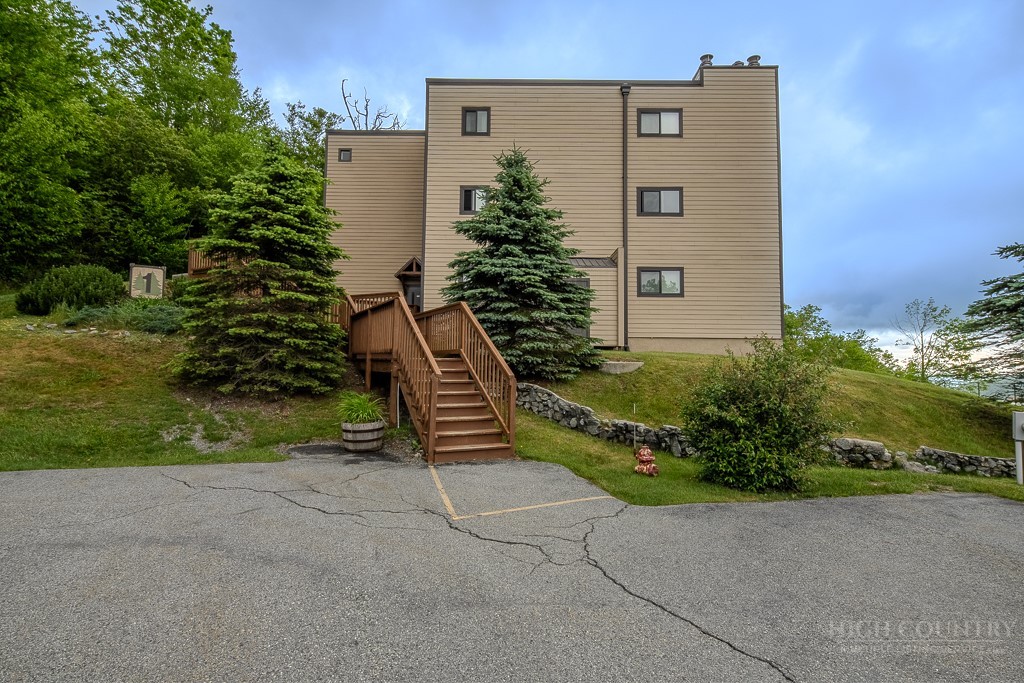 101 Sugar Ski Drive 111 Property Photo 1
