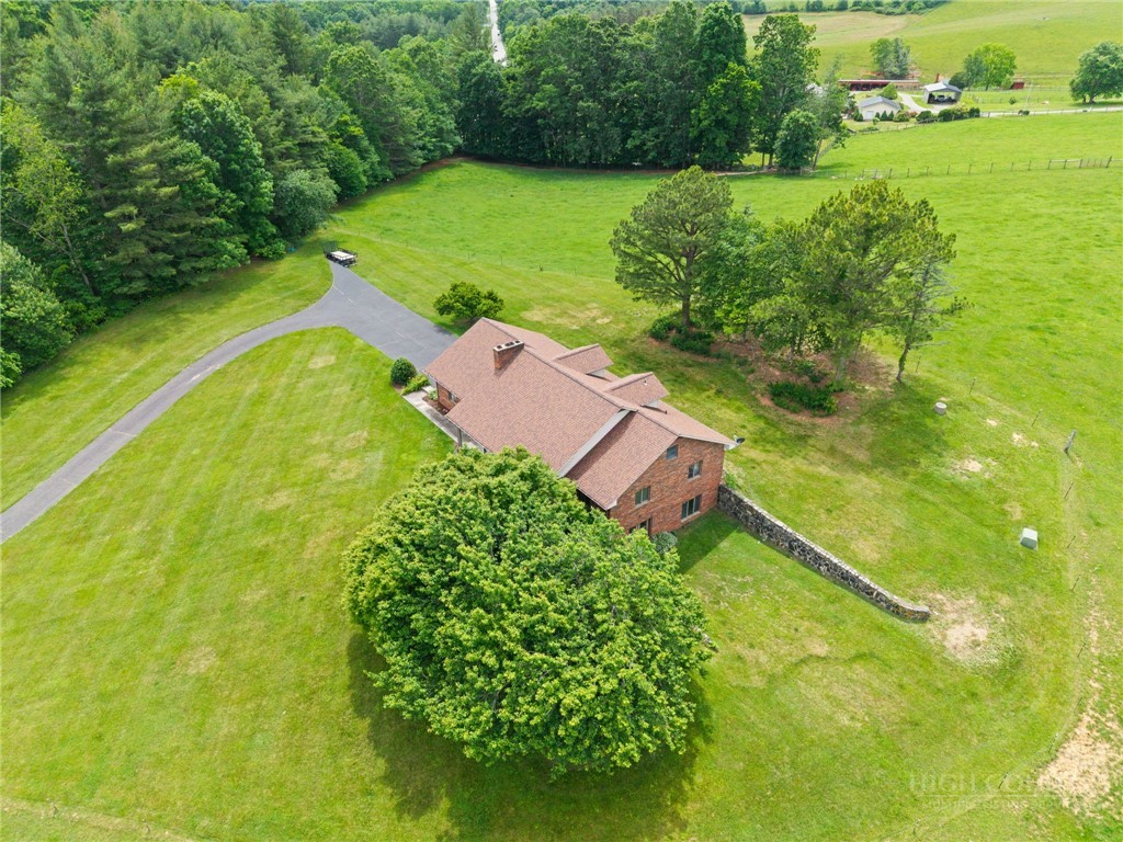 1701 Nc Highway 16 N Property Photo 4