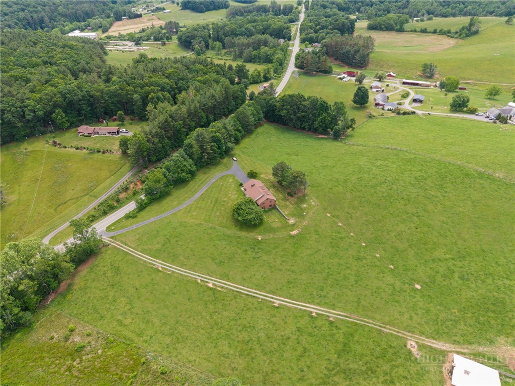 1701 Nc Highway 16 N Property Photo 9