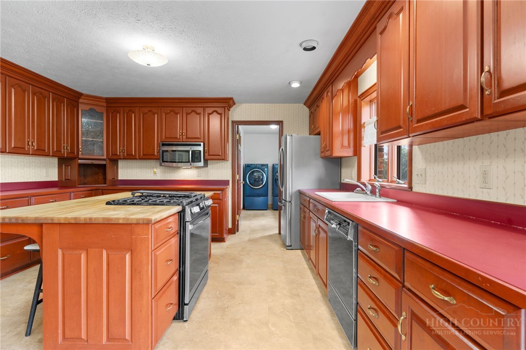 1701 Nc Highway 16 N Property Photo 23
