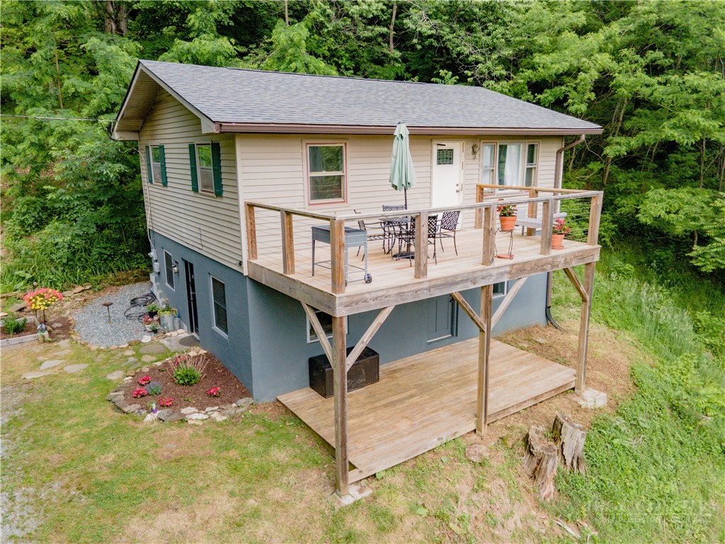 280 Lynn Hill Road Property Photo 1