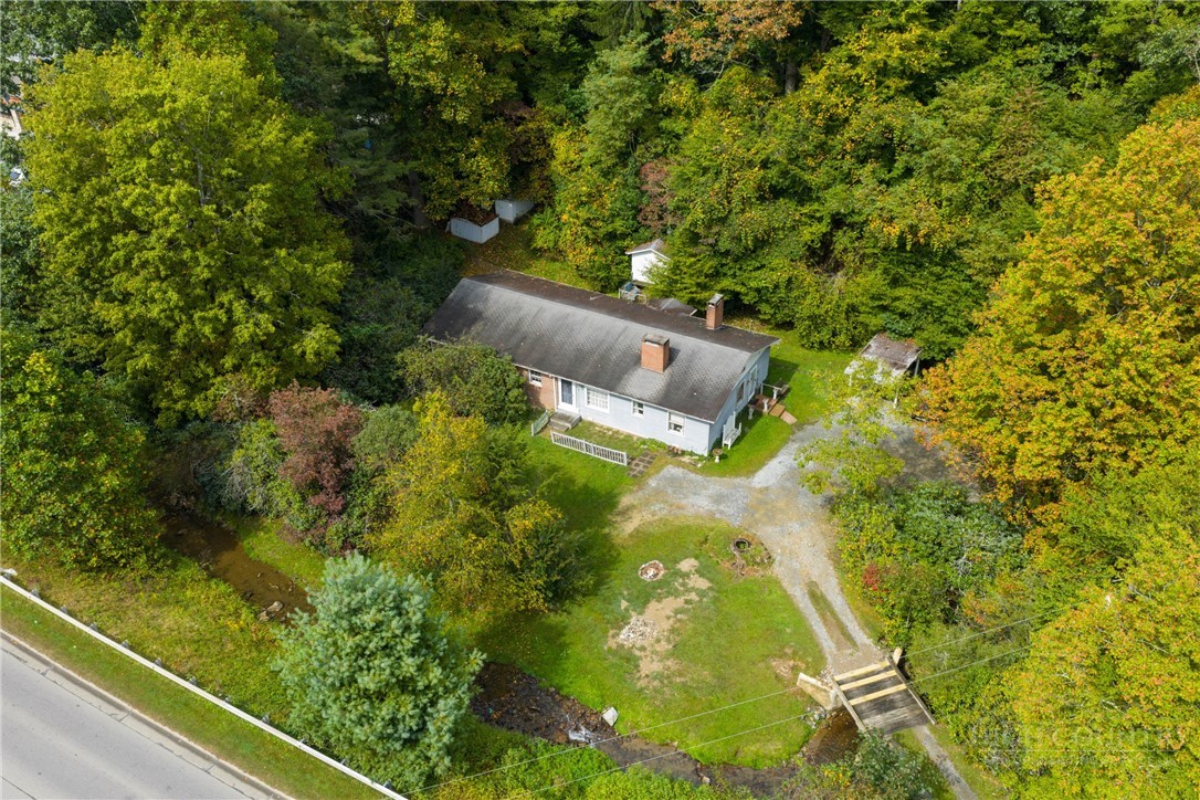 1794 Highway 105 Property Photo 2