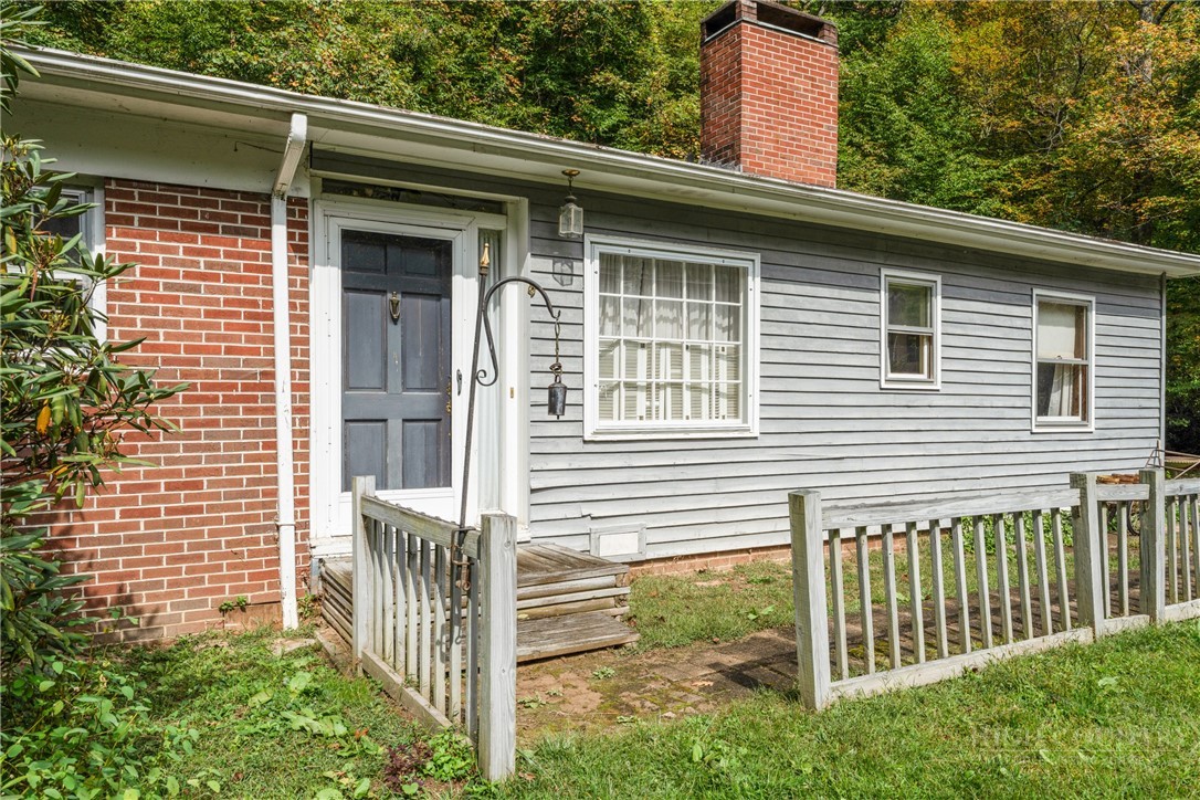 1794 Highway 105 Property Photo 6