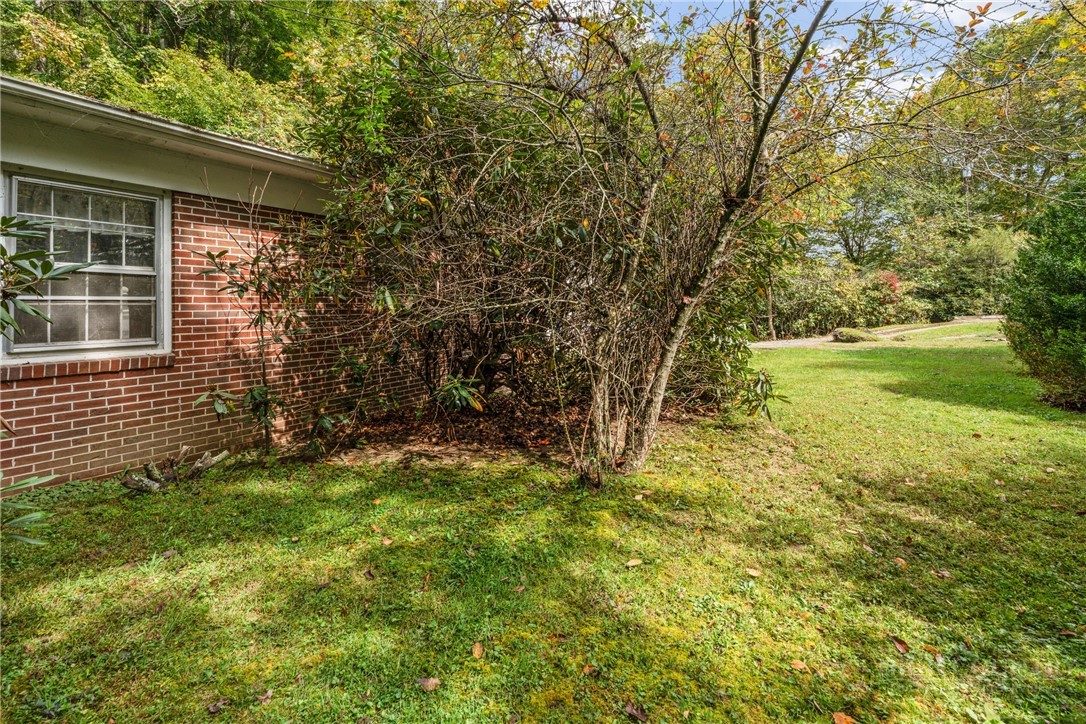 1794 Highway 105 Property Photo 7