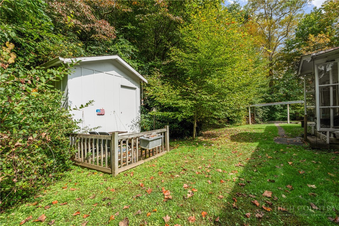 1794 Highway 105 Property Photo 9